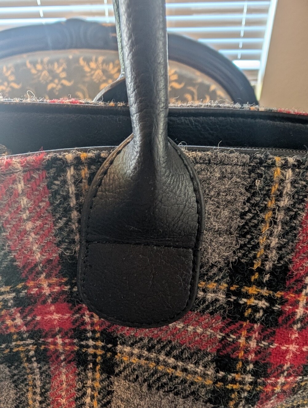 Harris Tweed Plaid Shoulder Bag in Gray and Red with Black Handles - Picture 4 of 6